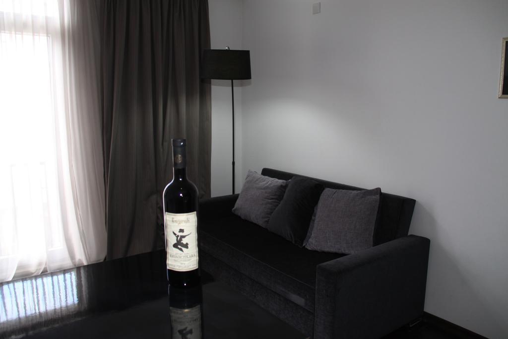 Black-White Rooms Batumi Exterior foto