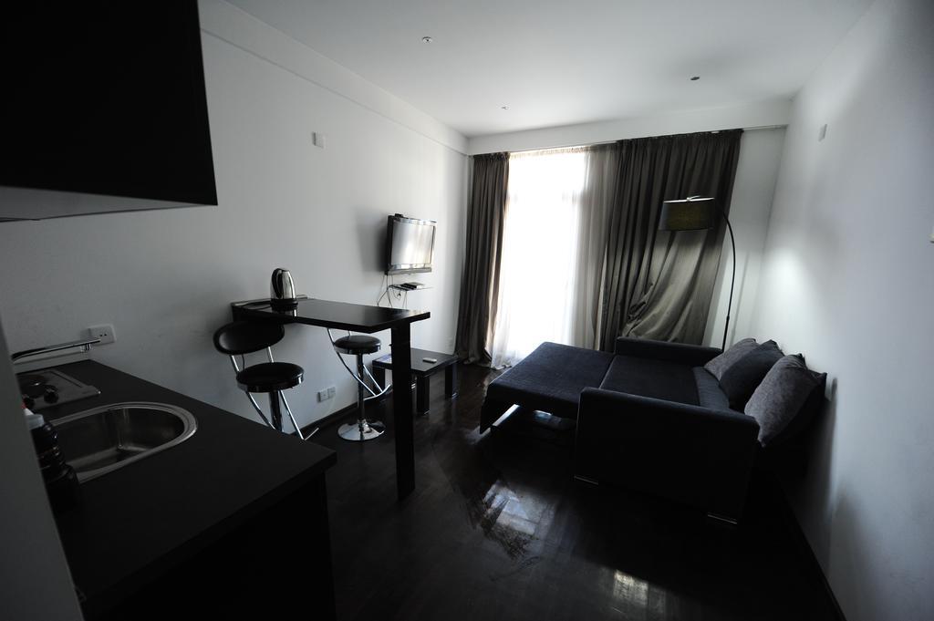 Black-White Rooms Batumi Exterior foto